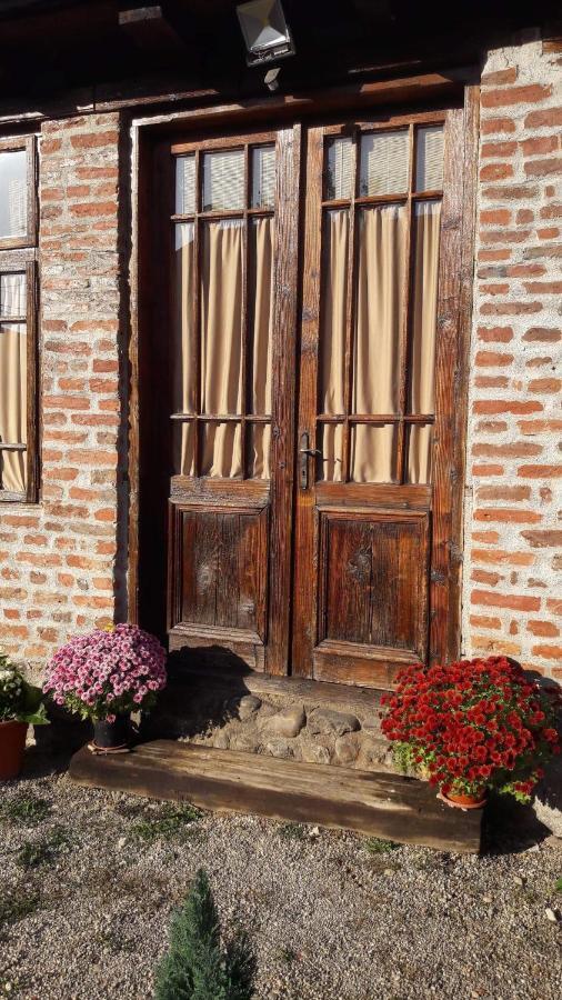 Old Court Villa Curtea De Arges Bagian luar foto
